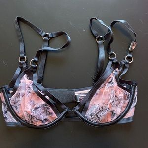 32D strappy floral victoria's secret bra